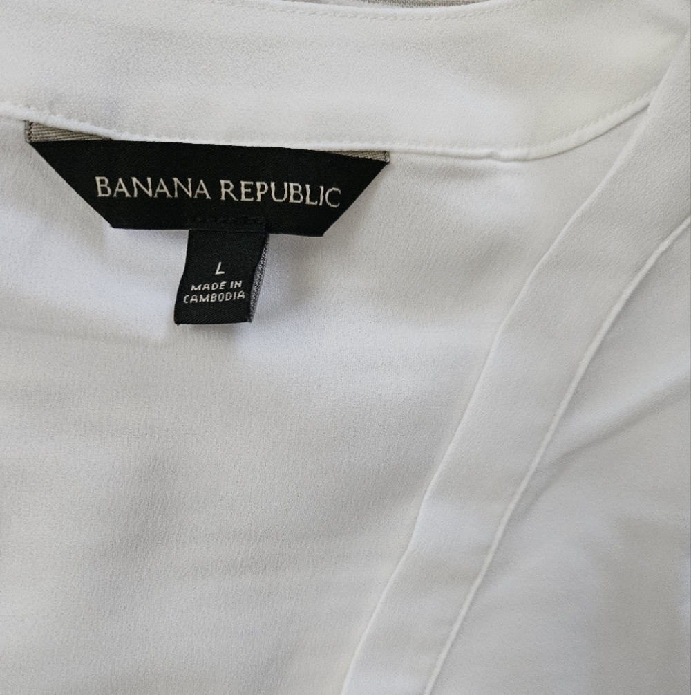 Banana Republic White V-Neck Blouse Size L - Picture 2 of 8
